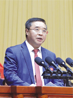 梁显泉.jpg