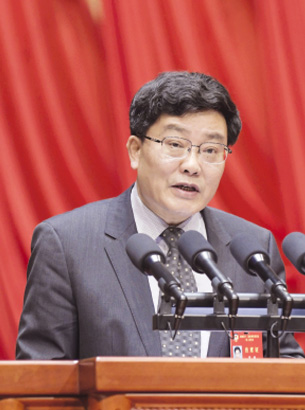 罗俊.jpg