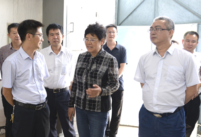 罗宁（前排中）在黔西电厂取.jpg