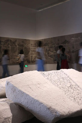 1693529547577073180.jpg 4773-3-4-“未来考古”展览现.jpg