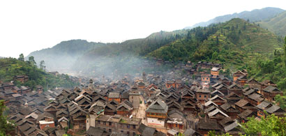4821-4-1静卧山谷的小黄侗寨.jpg