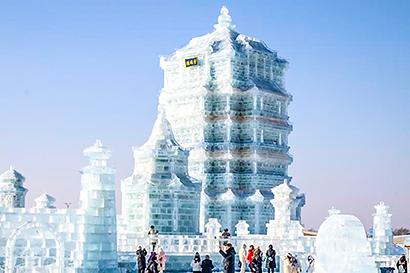 1770859050754060482.jpg 2025年12月17日,第二十七届哈尔滨冰雪大世界正式开园迎客。张涛-摄.jpg